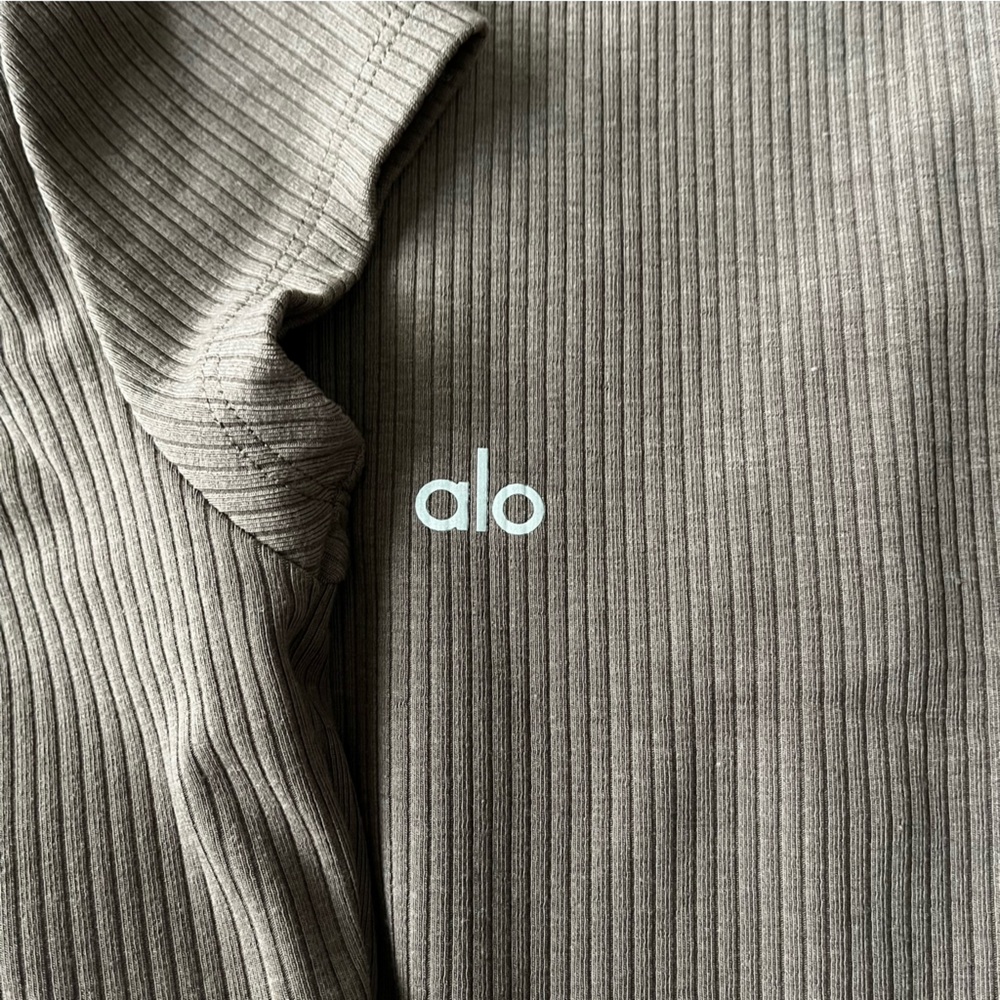 Alo Yoga Wellness Rib Set - Picture 3 of 5